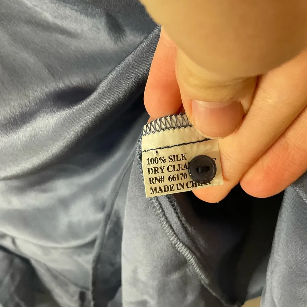 Amanda Uprichard 100% Silk Navy Blouse Size Small - Image 4