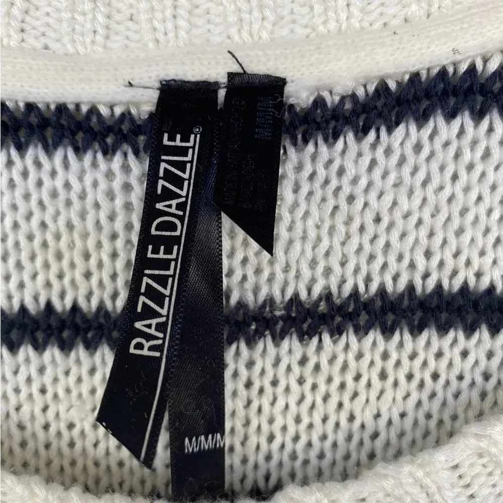 Lightweight knit red white Nautical Coastal Grandma old money Resortwear Sweater Size M - Image 2