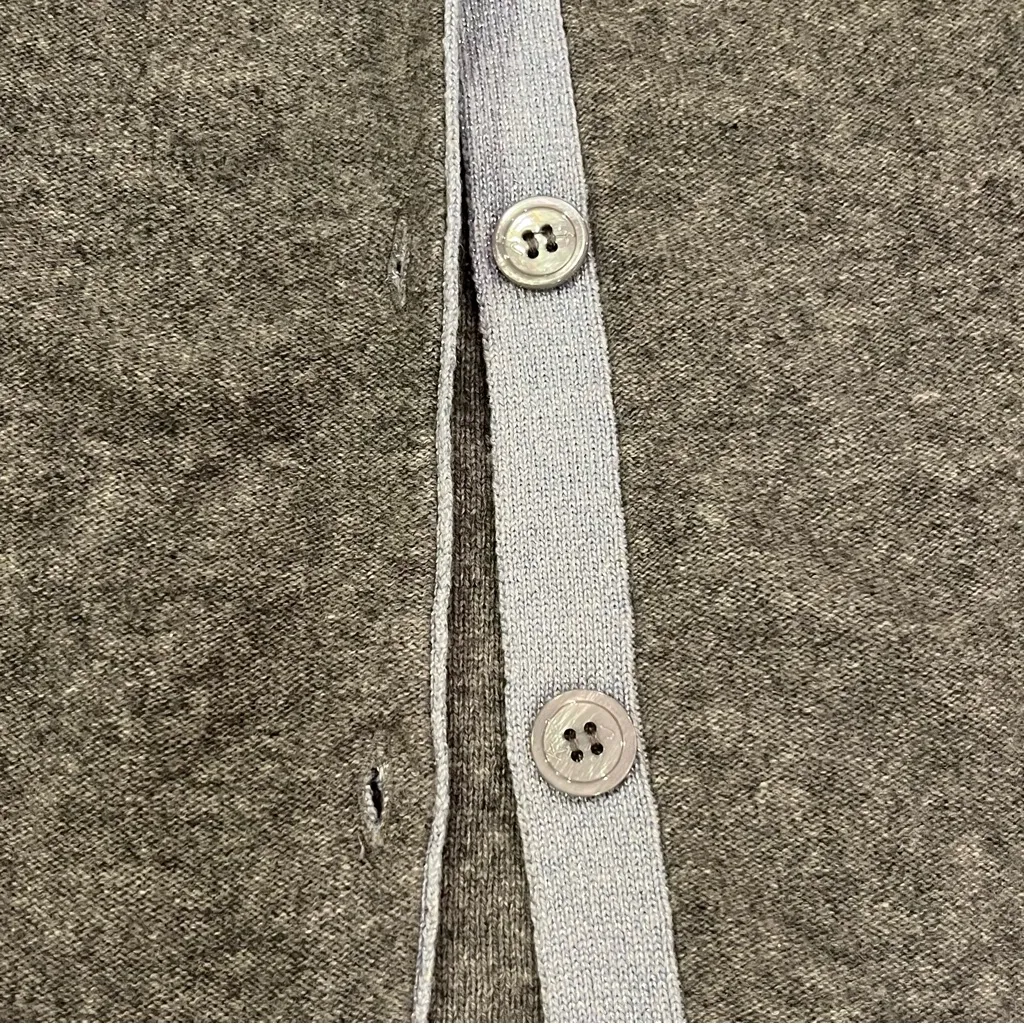 KIER + J 2 cashmere Charcoal grey Button - Image 3