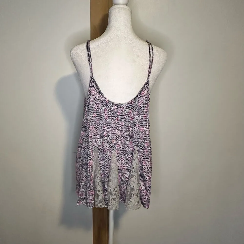 Free People white, pink & gray lace pleated floral tank top size M - Image 4