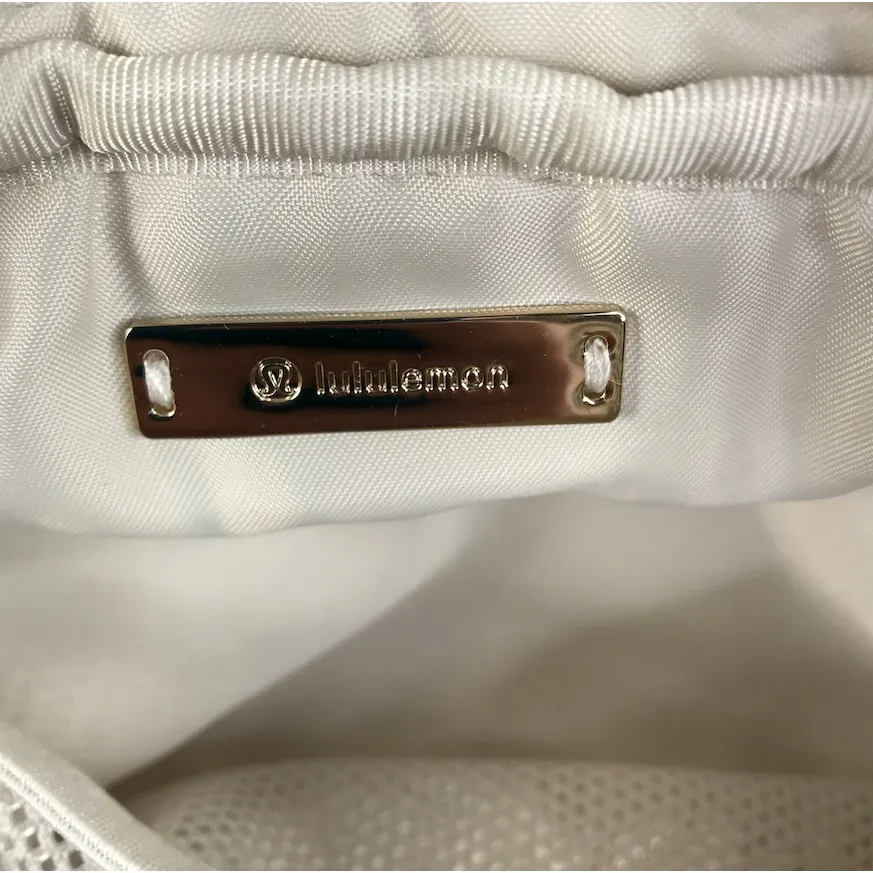 LULULEMON Everywhere Fleece Belt Bag 1L Ivory Everyday Travel Lifestyle Sporty - Image 12