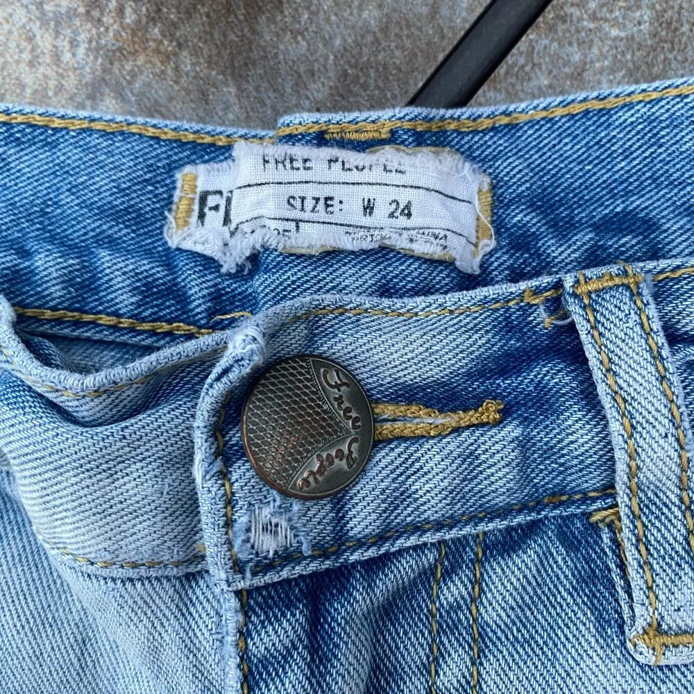 Free People Blue Lacey Crochet Distressed Denim Cutoff Shorts Size 24/00 - Image 6