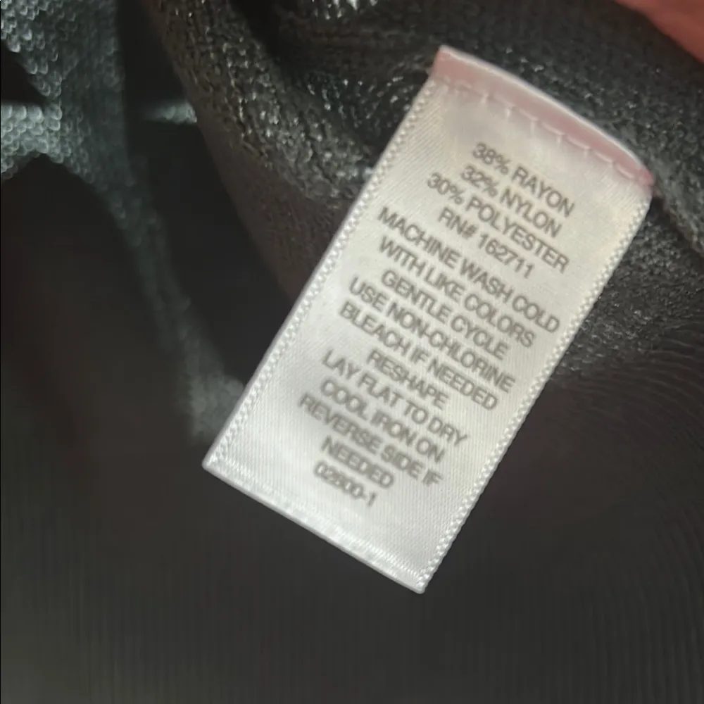 NWOT Liz Claiborne Green Patterned Short Sleeve Sweater - Image 6