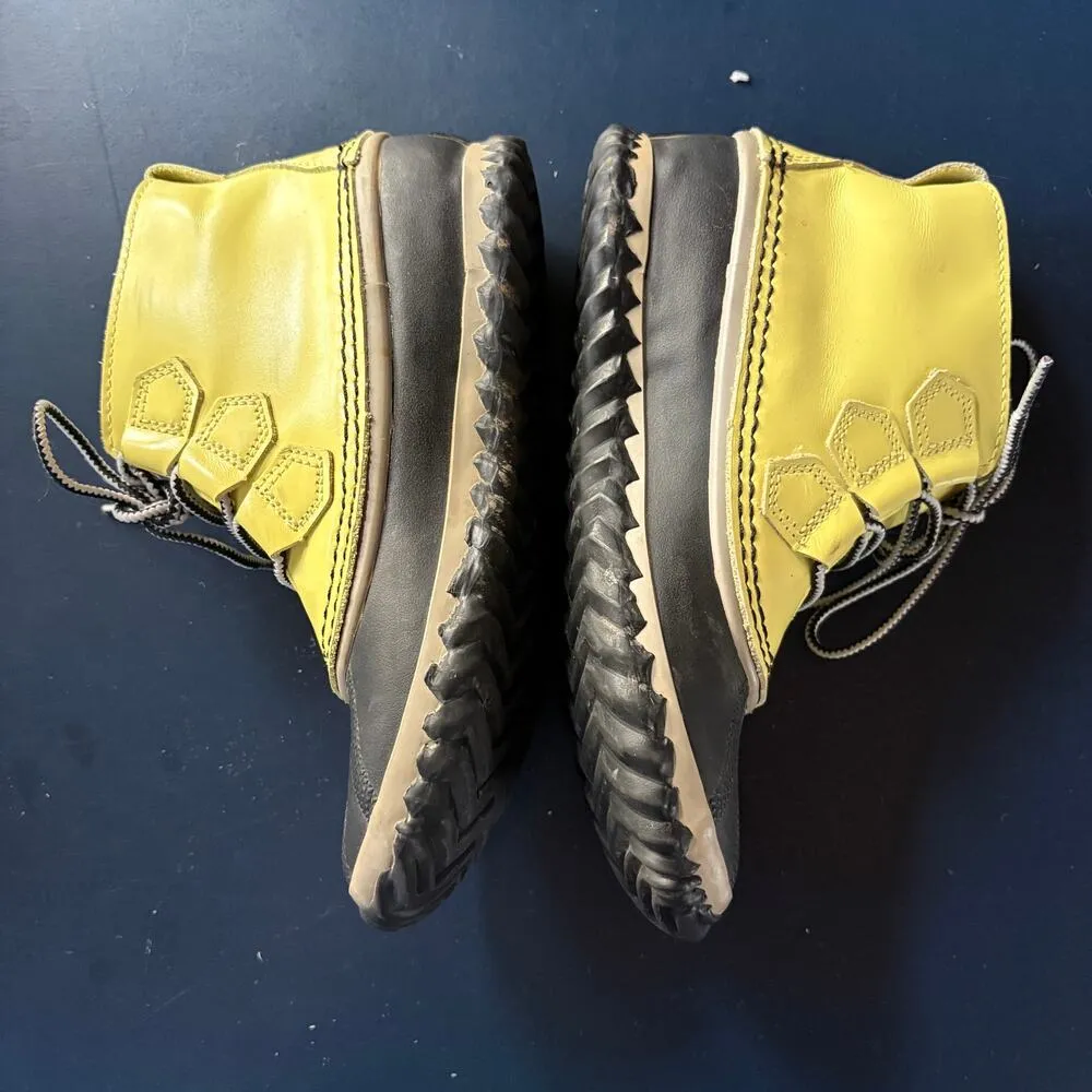 Sorel Yellow Weatherproof Rain Duck Boots Hiking Camping Pastel Outdoors Size 6 - Image 5