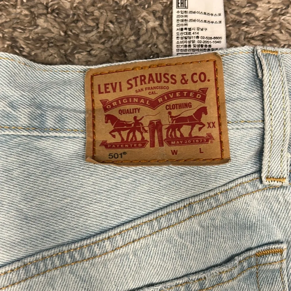Levi's Blue Jean Shorts High-Waisted Vintage Style - Image 3