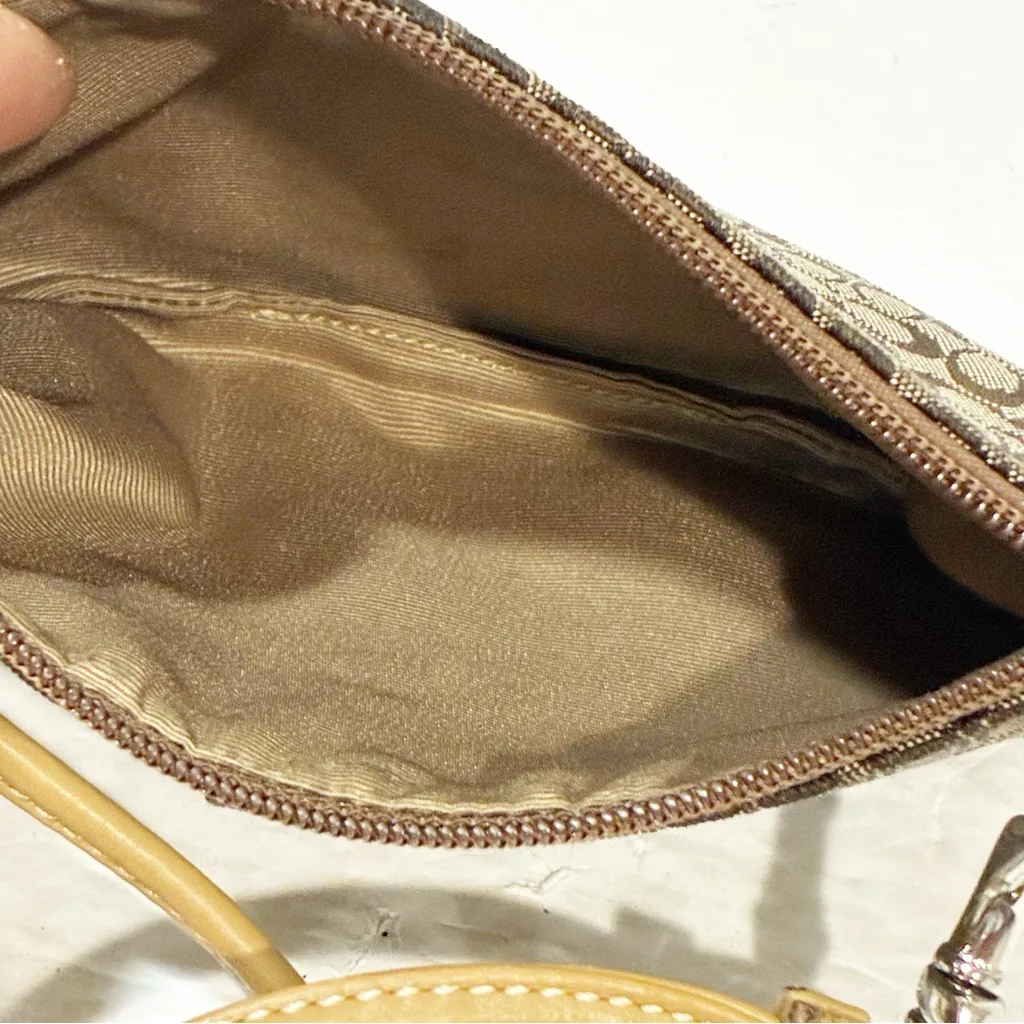 COACH MINI SIGNATURE C MAHOGANY SUEDE LEATHER TRIM PURSE BAG WALLET WRISTLET - Image 3