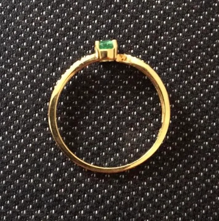 NEW 10K Gold Emerald and Diamond Ring Size 8 - Image 2