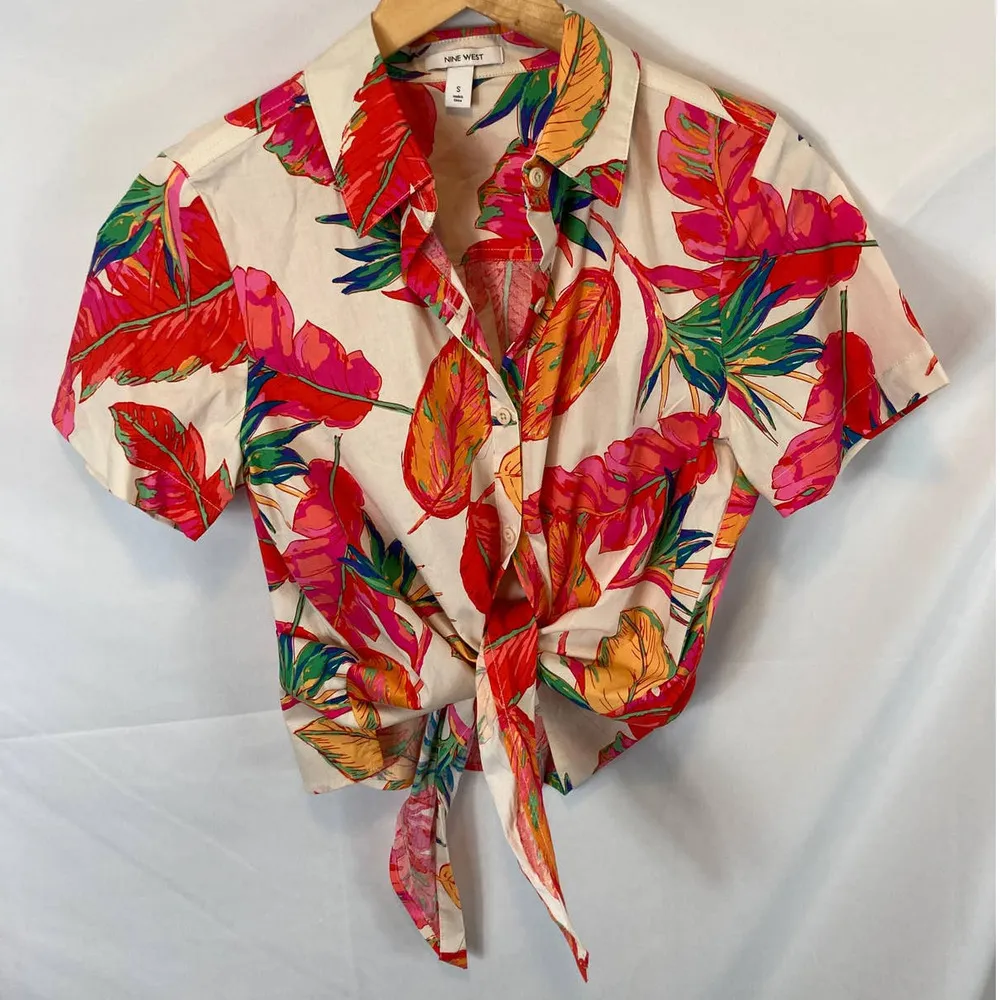 Nine West Tropical Leaf Print Tie Bottom Button Up Shirt Size Small - Image 3