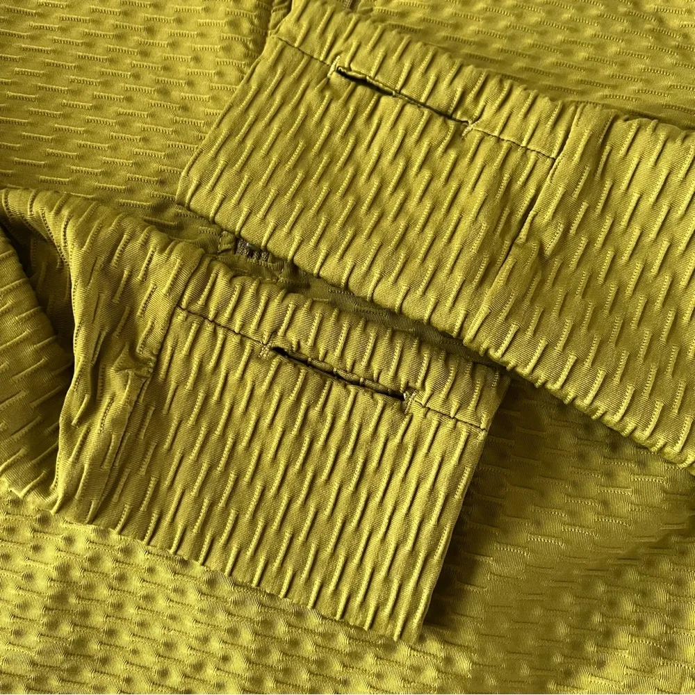 Chartreuse Cropped Pullover Buffbunny Permafrost Half Zip Olivia Olive Green Size M - Image 4