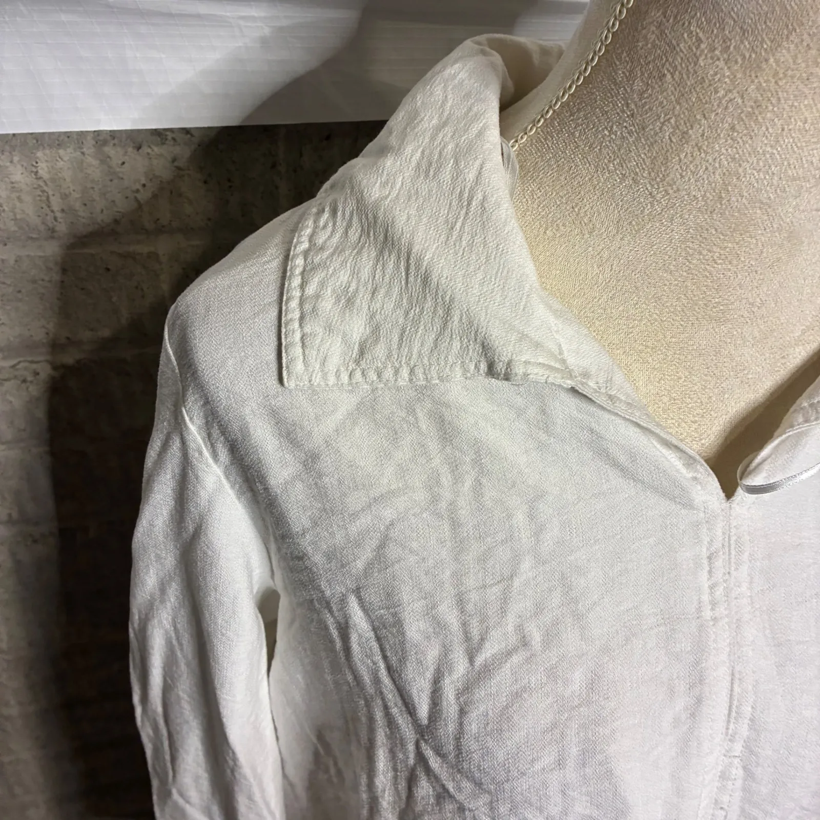 Peck & Peck Womens White Collared Button Down Shirt L - Image 2