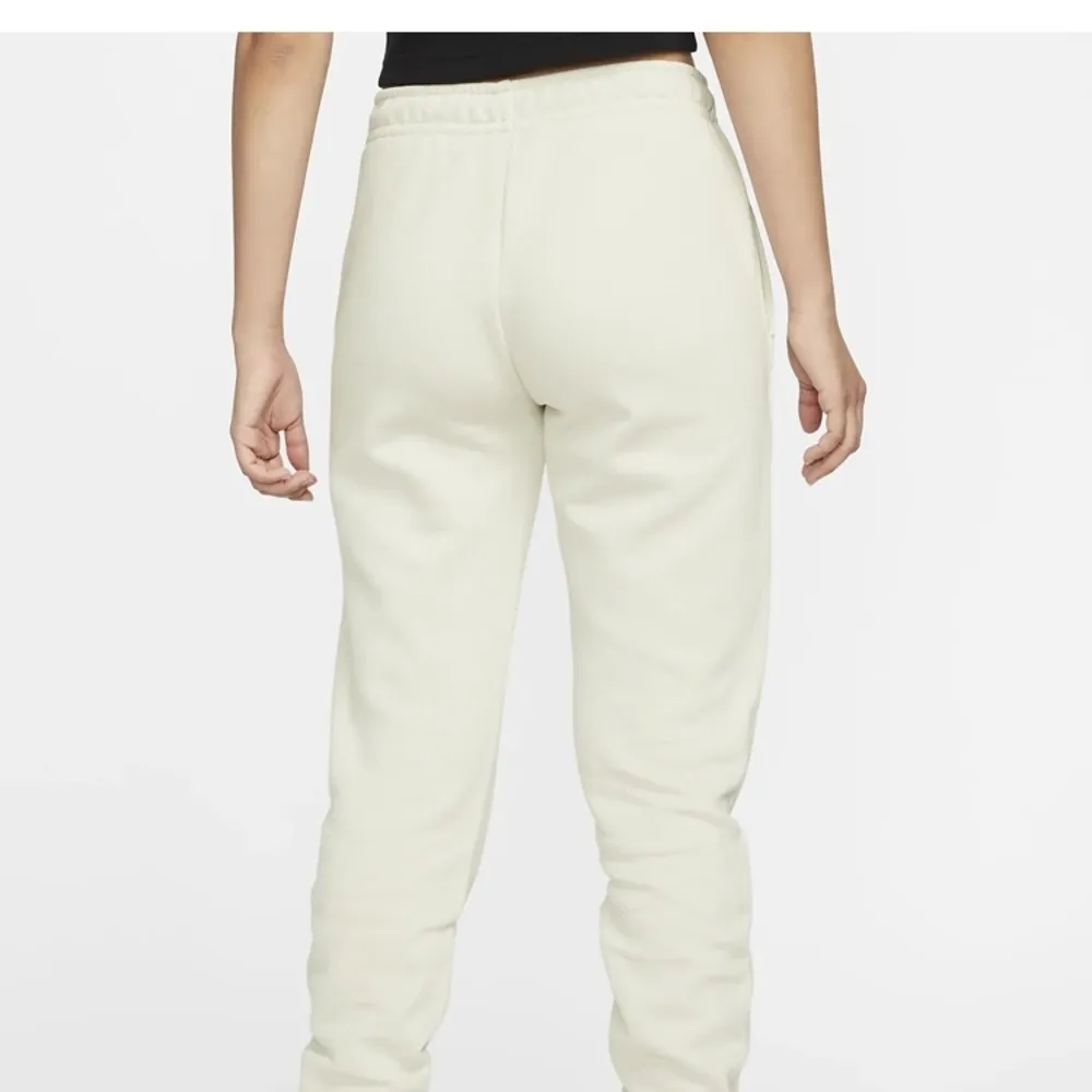  size medium off white Nike Sportswear Essential Fleece Light Bone Jogger​​ - Image 8