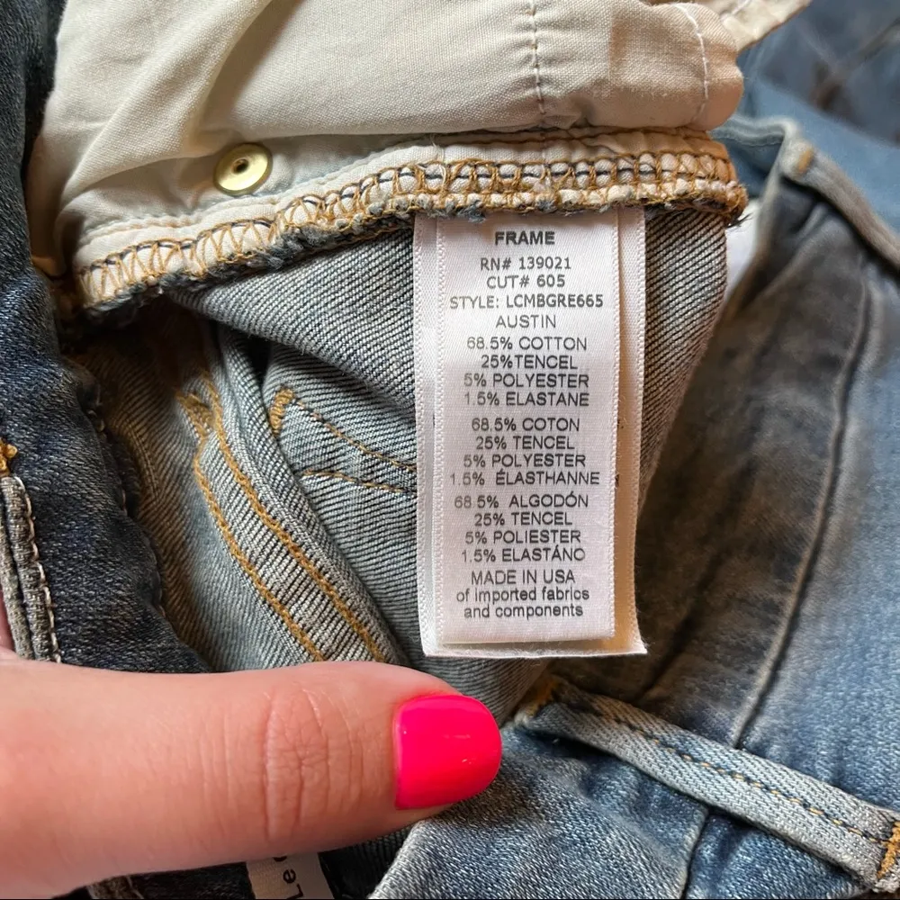 Frame le crop mini unfinished hem boot jeans size 24 - Image 9