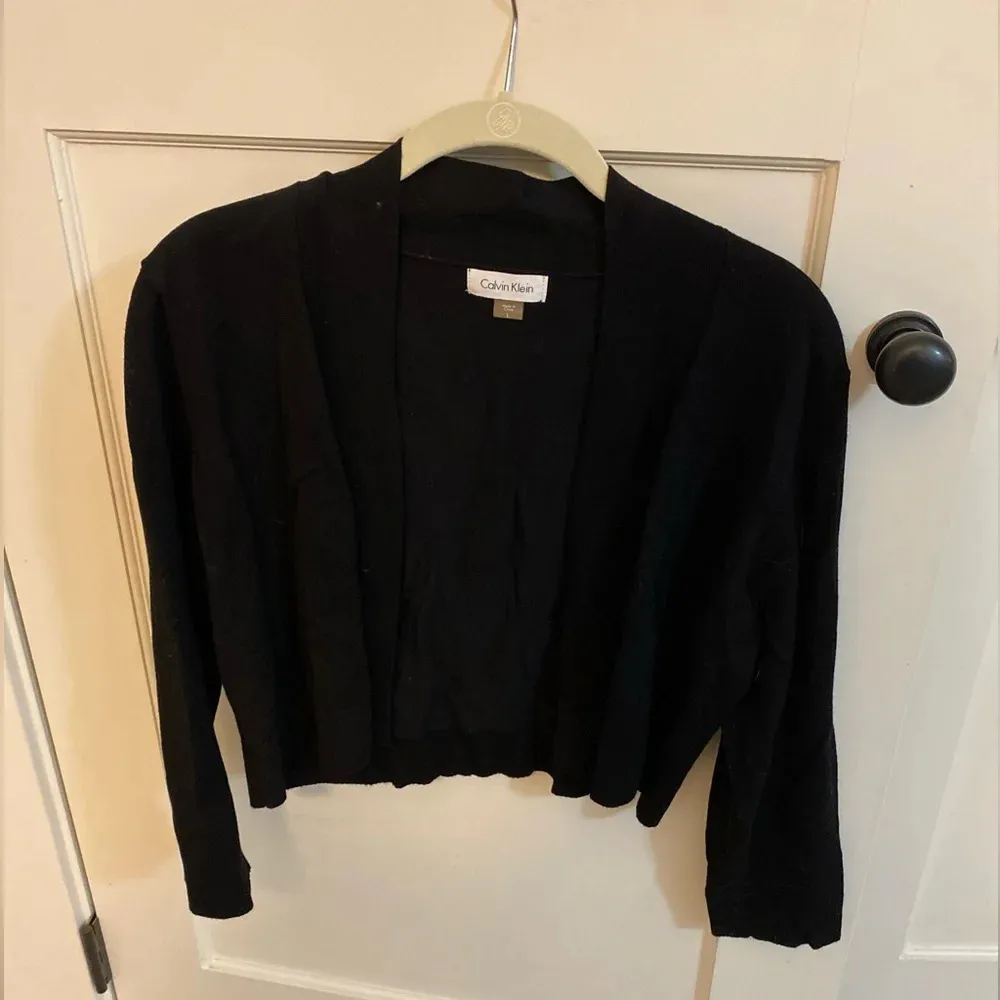 Calvin Klein large black shrug / bolero - Image 2