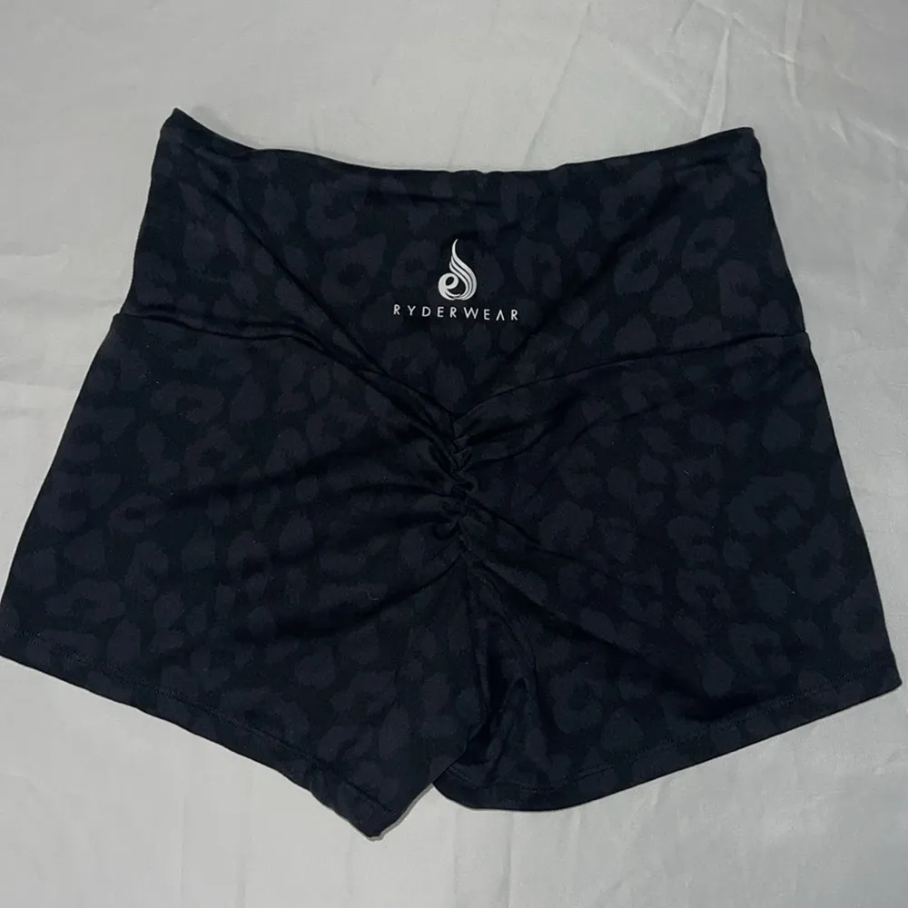 Ryderwear black cheetah scrunch bottom shorts! - Image 2
