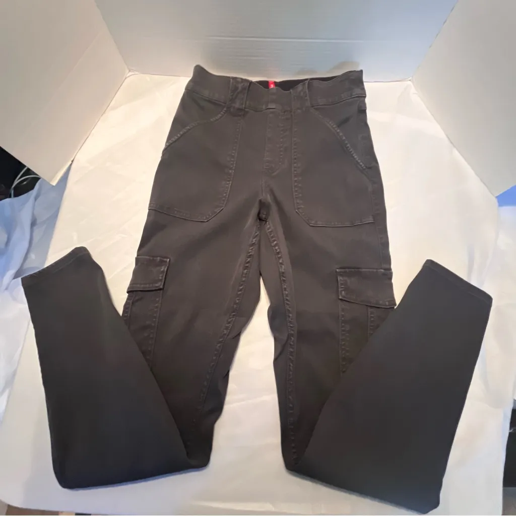 Spanx Stretch Twill Cargo Ankle Pants Women's Sz M Shapewear Dark Gray - Image 4