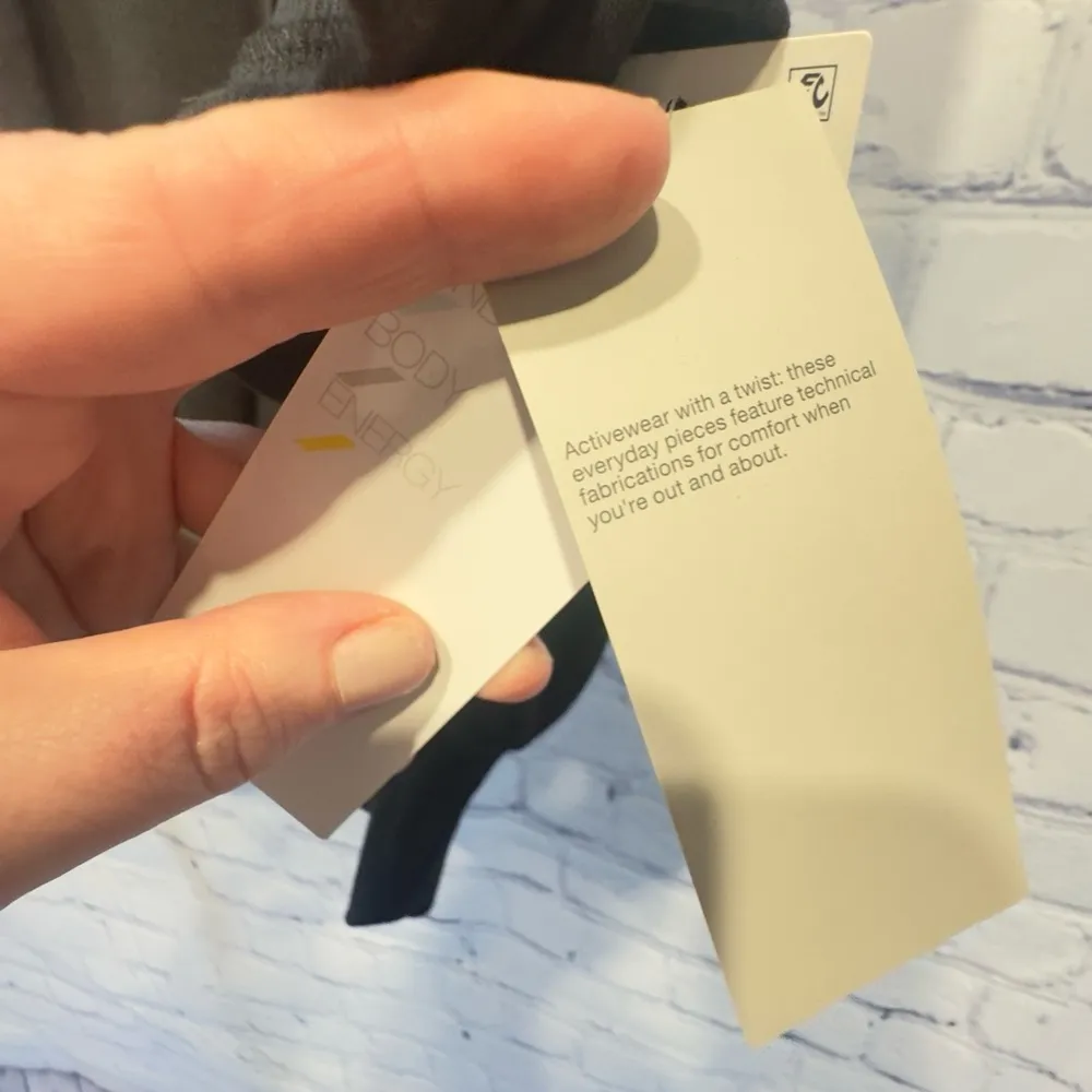 Zella Women's Sweatshirt Size Small Black short sleeve waist band NWT - Image 6