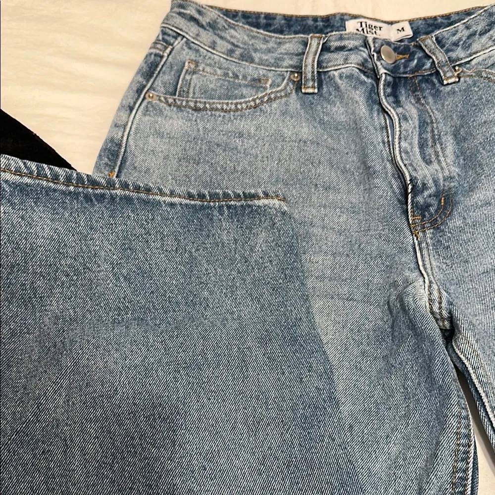 Stylish Light Blue Distressed Jeans - Image 3