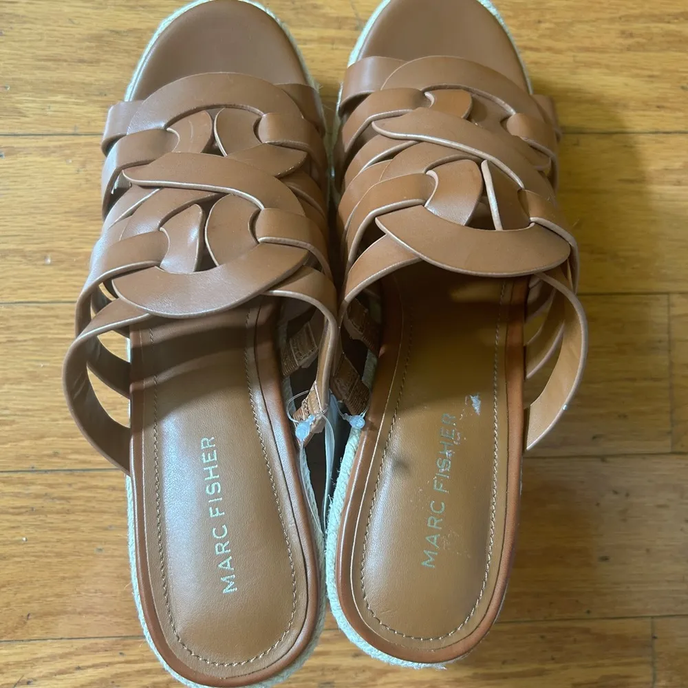 Brand New Marc Fisher women wedge shoes size 8.5 - Image 4