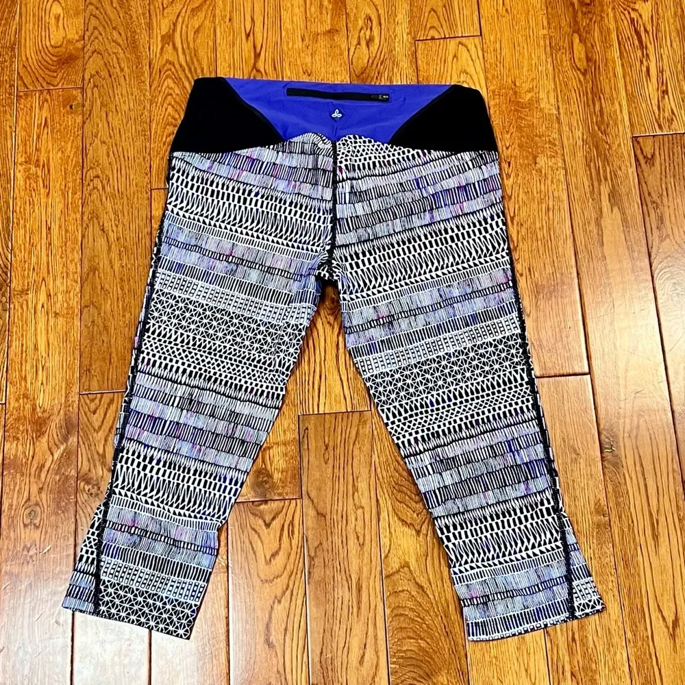 Women’s Size Medium Below the Knee Prana Leggings Funky Pattern - Image 5