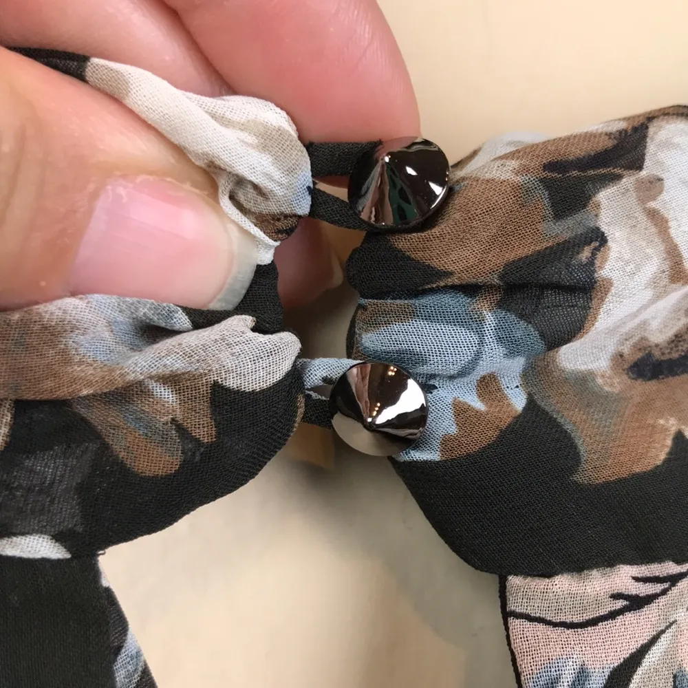 The Label Women’s Black Floral Chiffon Twist Front Keyhole Mini Dress - Image 7