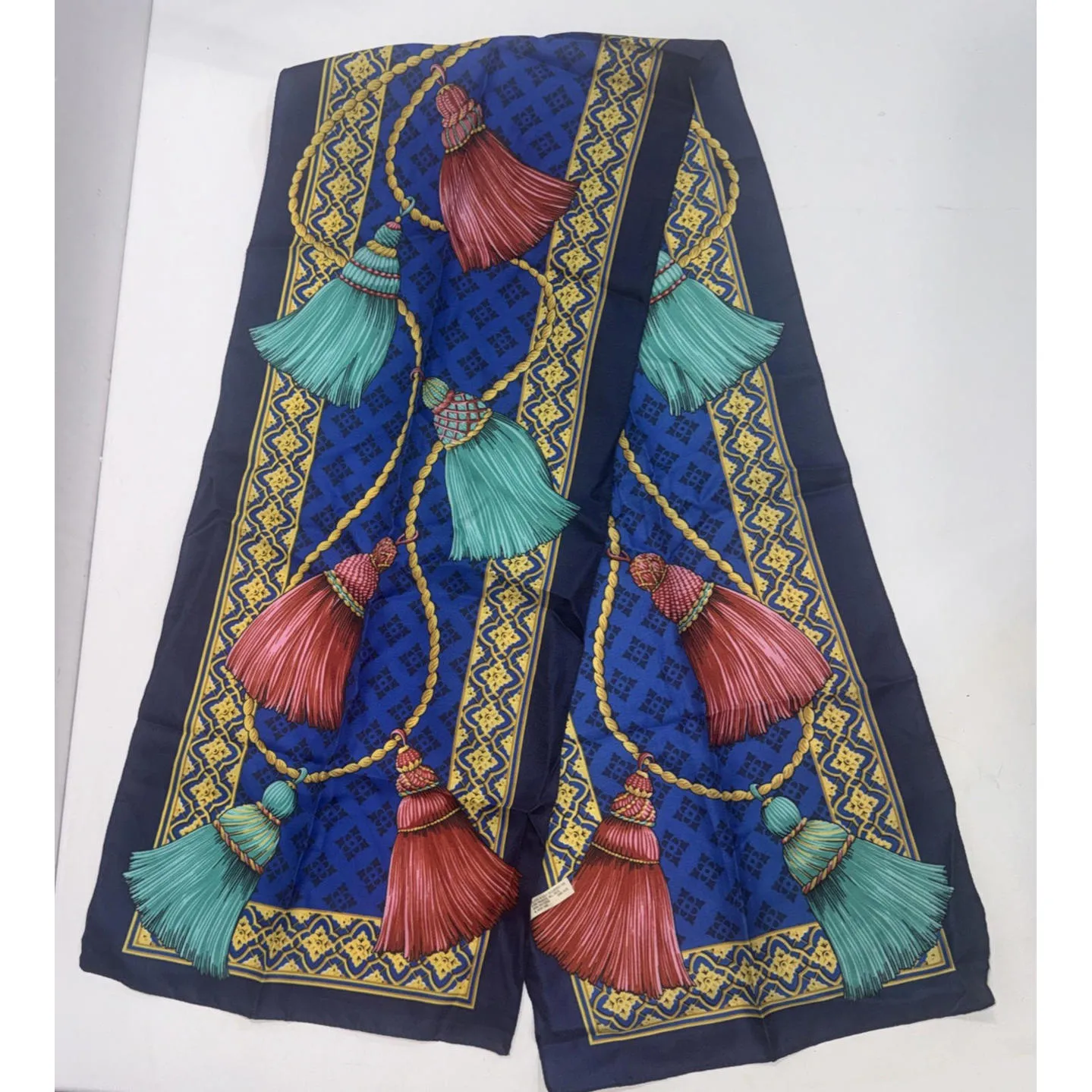 Vintage Avon 1980’s Italian Designer Old Money Rectangle Classy Italy Scarf - Image 2