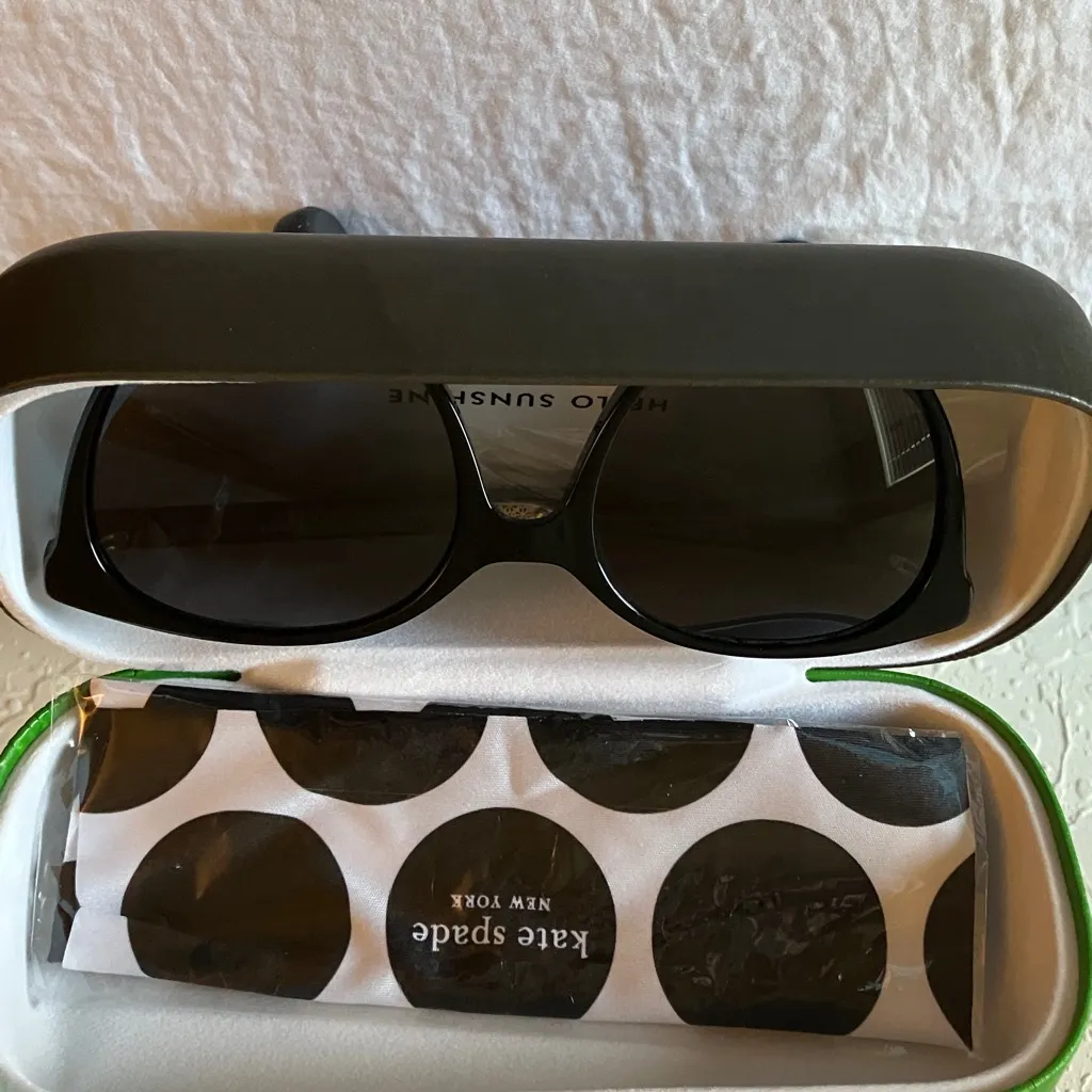 Kate Spade: Black Kimberlyn Cat Eye Sunglasses- Case & Cleaning Cloth - Image 14