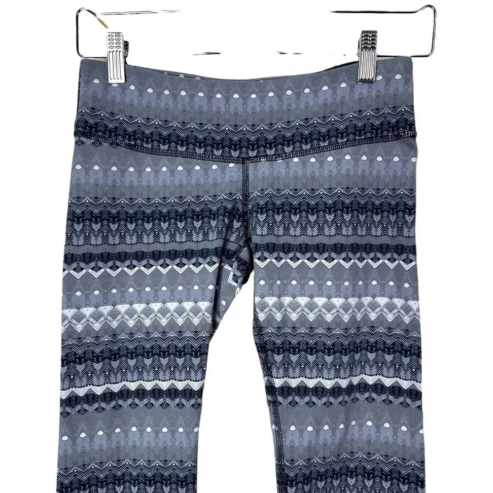 Alo Yoga Cropped Leggings Fair Isle Geometric‎ Print Stretch Gray Size Small - Image 3