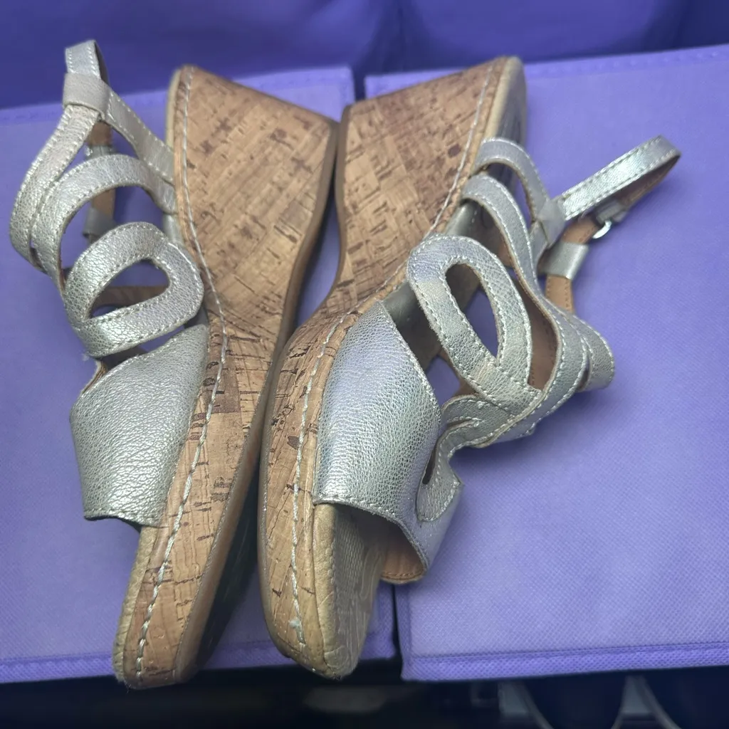 B.O.C. Born Wedge Leather Sandals Cream Cork Gold Metallic Platform Shoes 9M Size 9 - Image 4