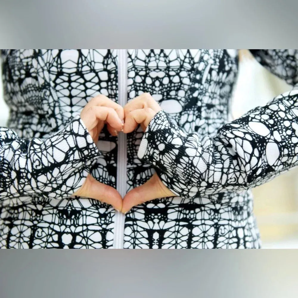 Lululemon Scuba Hoodie Full Zip White Black Glacier Lace Size 8 EUC limited edt - Image 2