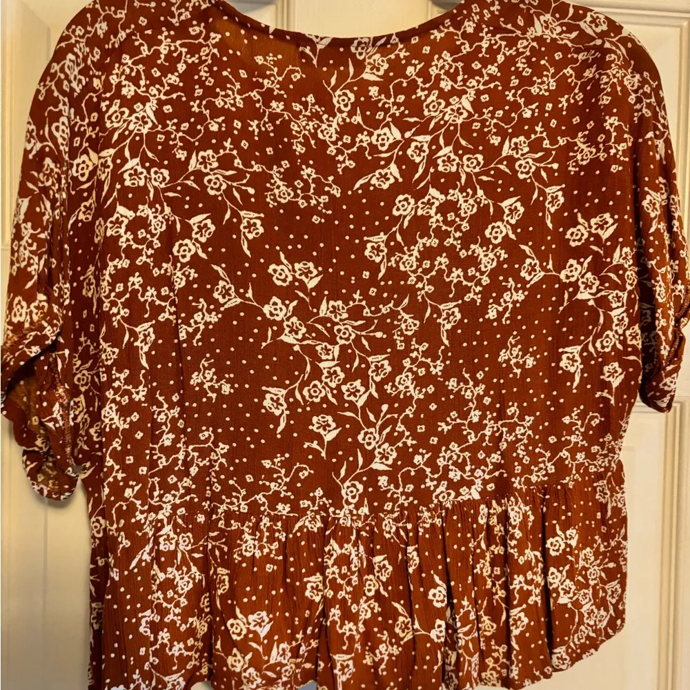 Altar’d State Orange and White Flower Peplum Top - Image 2