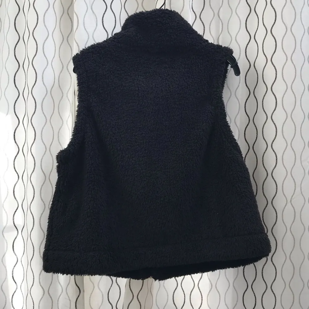 Tommy Hilfiger Black Puffy Vest NWT - Image 2