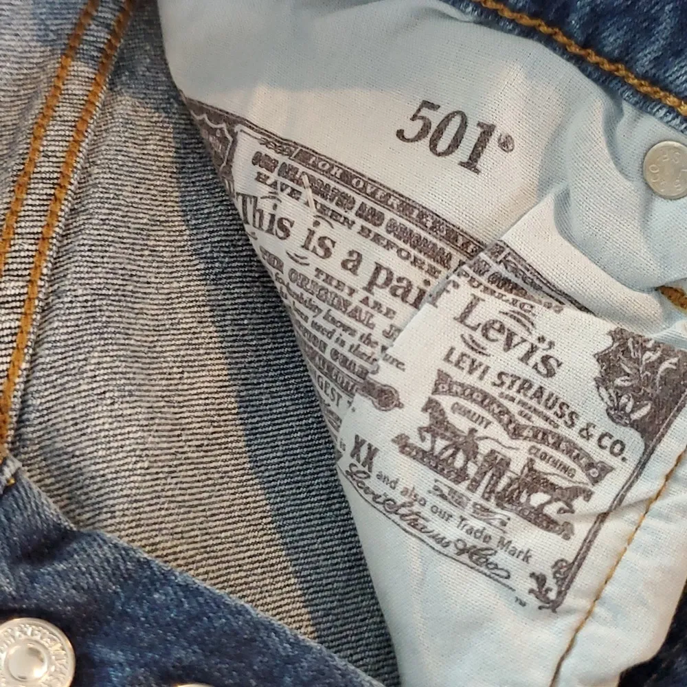 NWT!  501 90's Woman's Jeans - Image 5