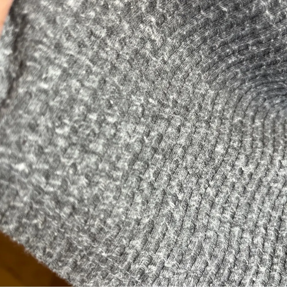 Waffle Top Gray Flowy Lightweight High Low Womens Small - Image 9