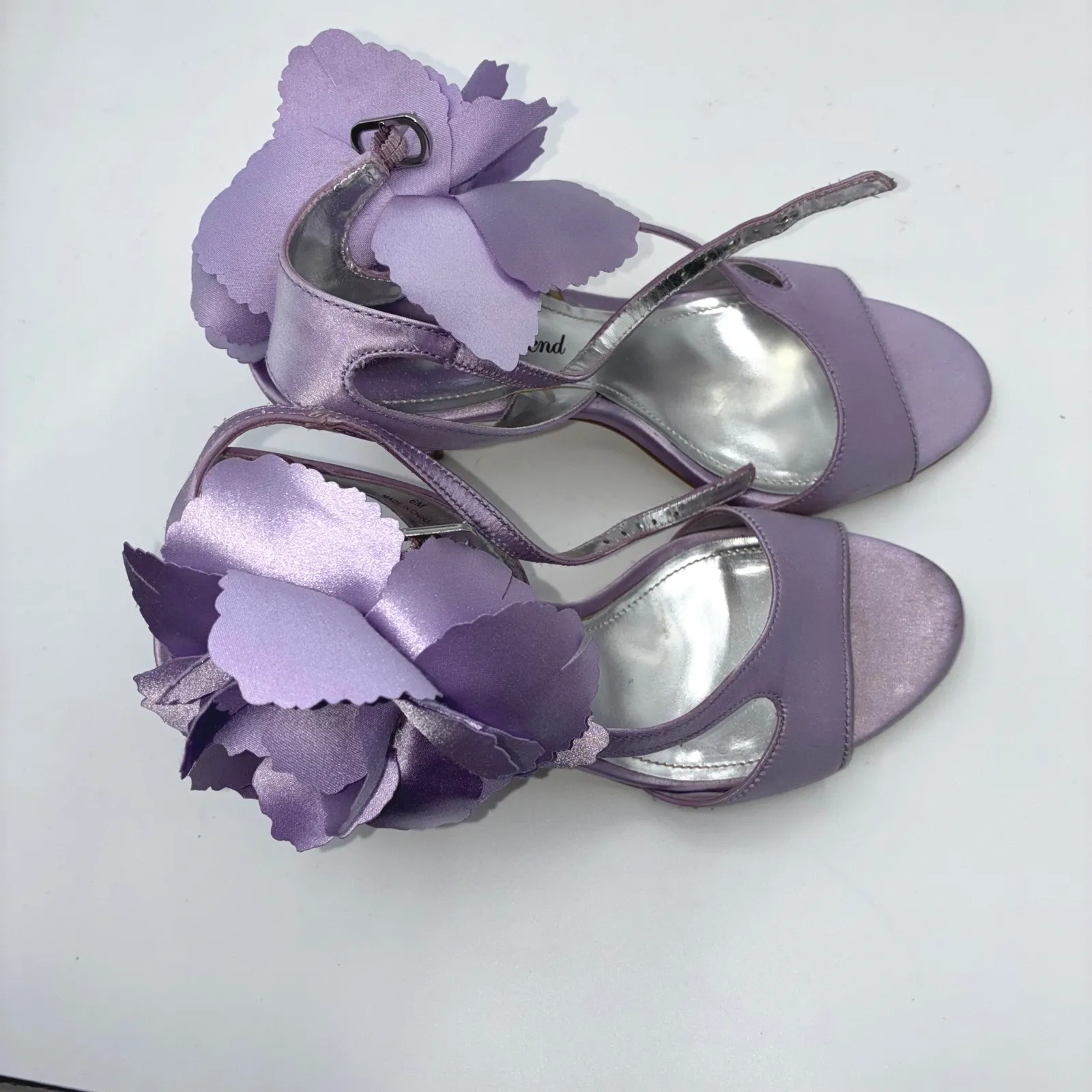 Lulu Townsend Womens Purple Flower Heels Size 6M Elegant Evening Party Shoes - Image 2