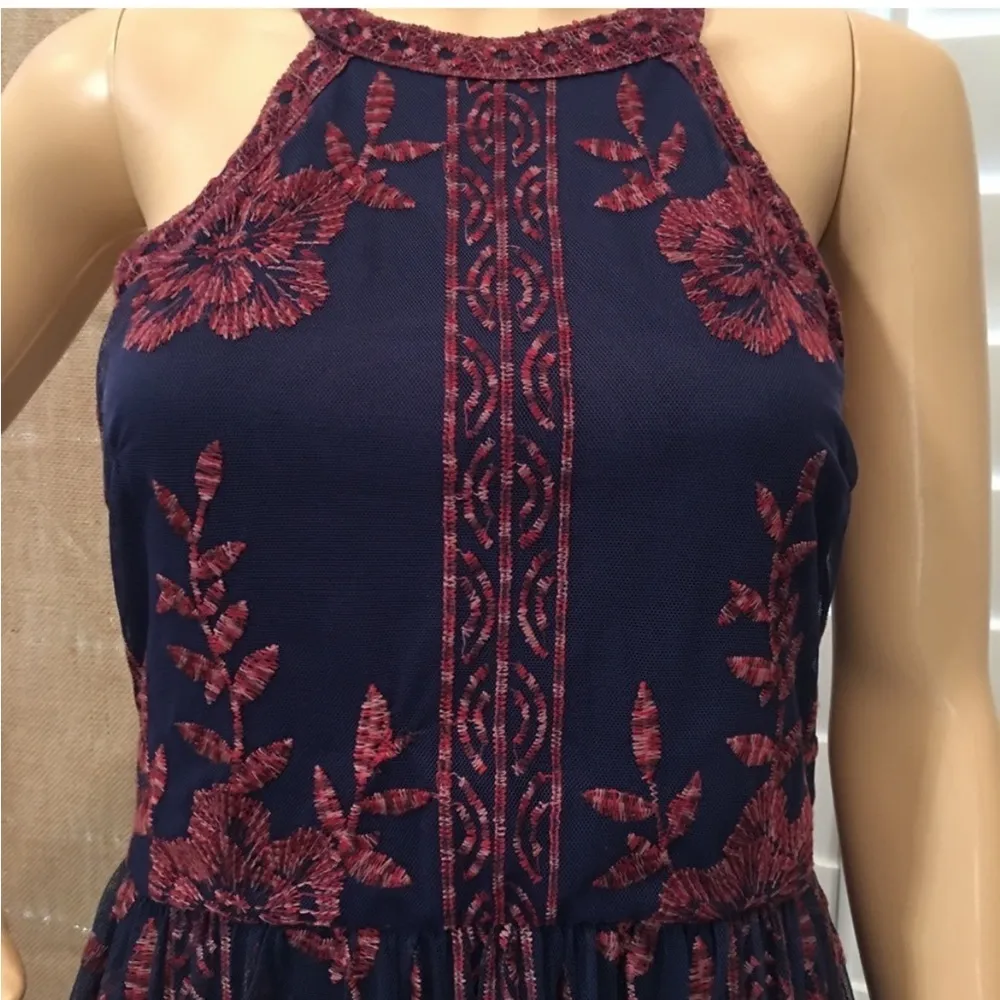 Altar'd State  Women's Embroidered Navy/Red lace Maxi Small - Image 5