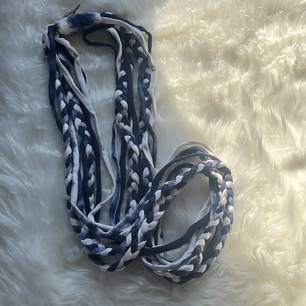 Blue and white braided infinity scarf - Image 5