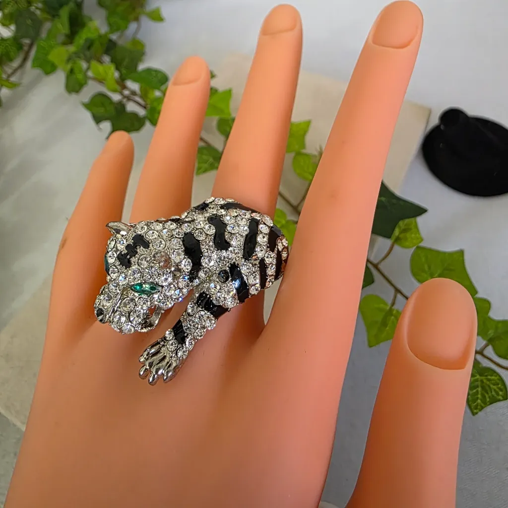 Statement Bling Rhinestone Tiger Stretch Ring Silver - Image 5