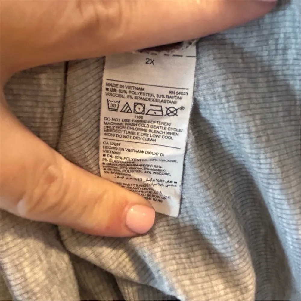 Old Navy Long Sleeve Turtleneck Ultralite Go-Dry Activewear with Thumbholes 2X - Image 7