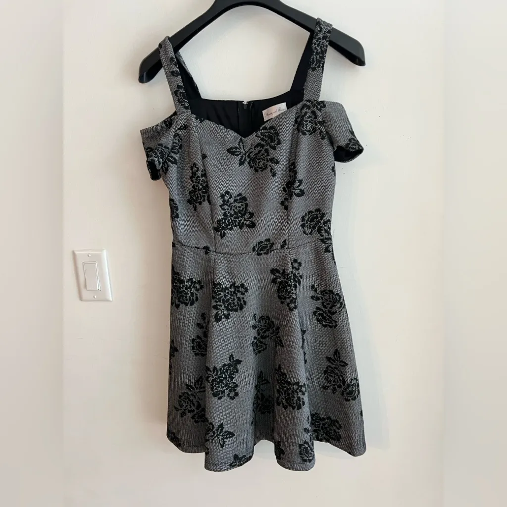 Honey and Rosie Off Shoulder Fit & Flare Dress Gray Black Floral Size Medium - Image 6