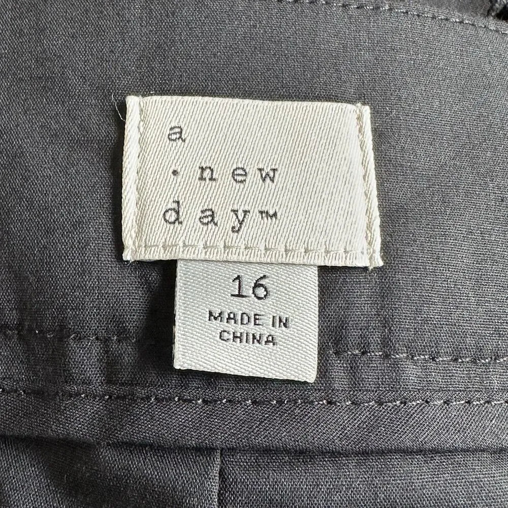 A New Day Women's High-Rise‎ Pleated Eyelet Cotton Short Black Size 16 Cottage - Image 6