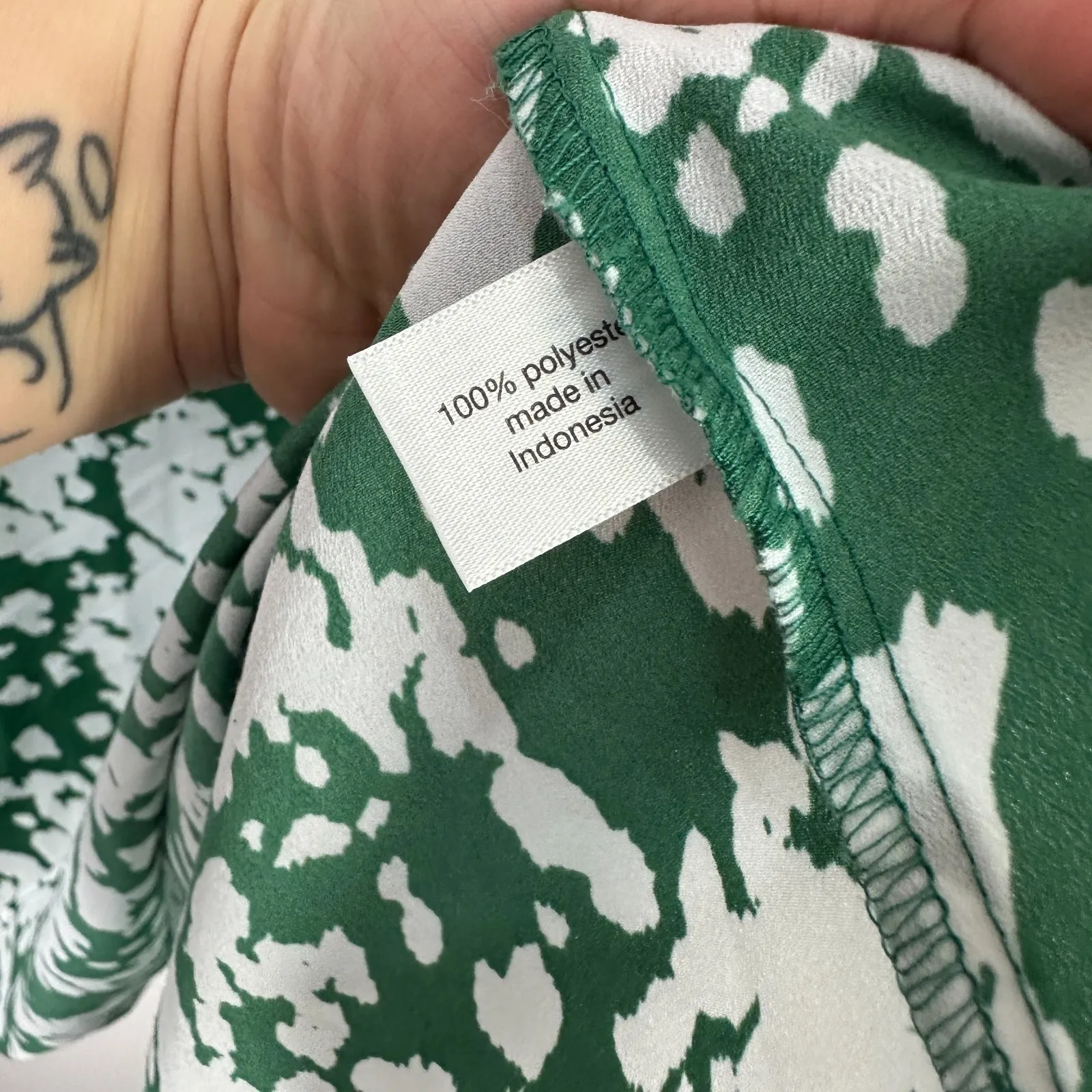 Lane Bryant Blouse 26 Green White Abstract Ruffle Sleeve Artsy Boho Resort Flowy - Image 4