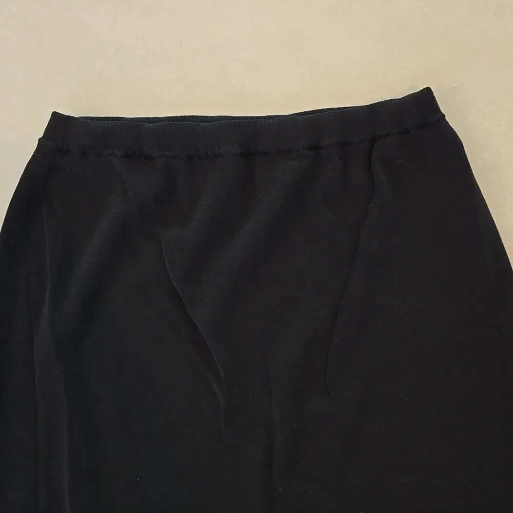 🌼Vintage Piece! Elegant Vintage Black Midi Skirt With Ruffle Hem - Image 3