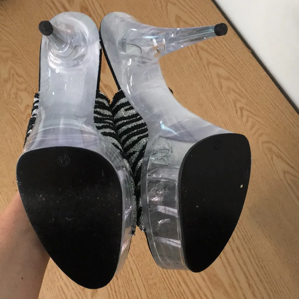 Womens Sexy Tabu 6.5” Platform High Heels Glittery Silver Black Zebra Size 10 - Image 8