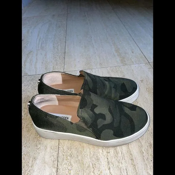 Steve Madden‎ Camo platform sneakers size 7.5 - Image 2