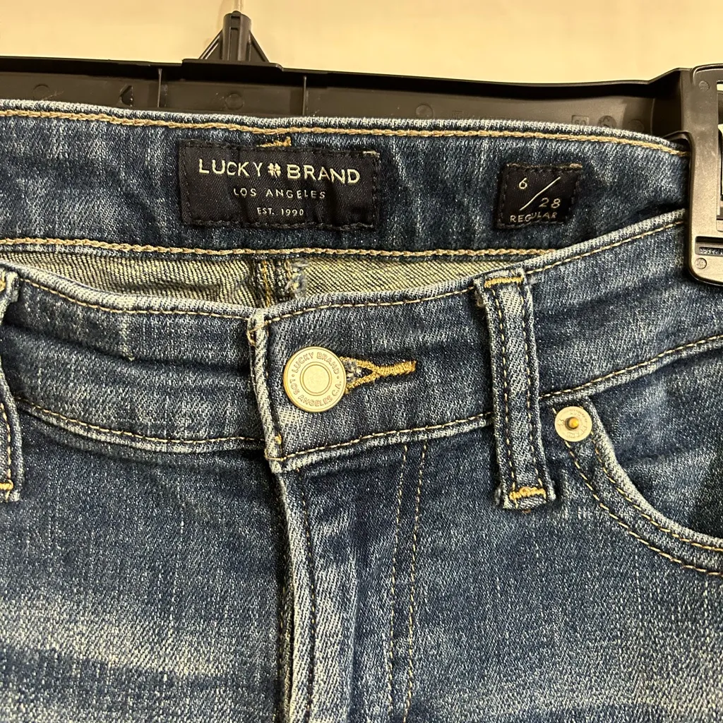 Lucky Brand‎ Mid Rise Sweet Straight Jeans Size 6 - Image 2