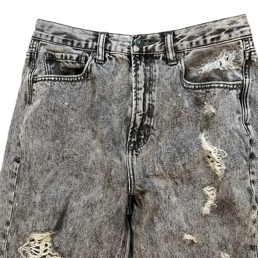 American Eagle Grey Acid Wash Distressed Mom Jeans, Sz 8 - Image 10