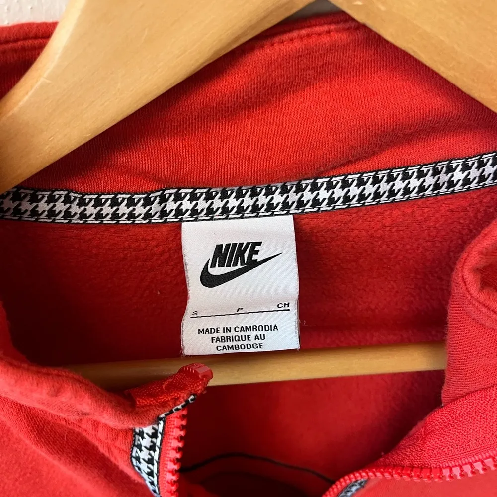 Nike  3/4 zip red pullover sweater - Image 3
