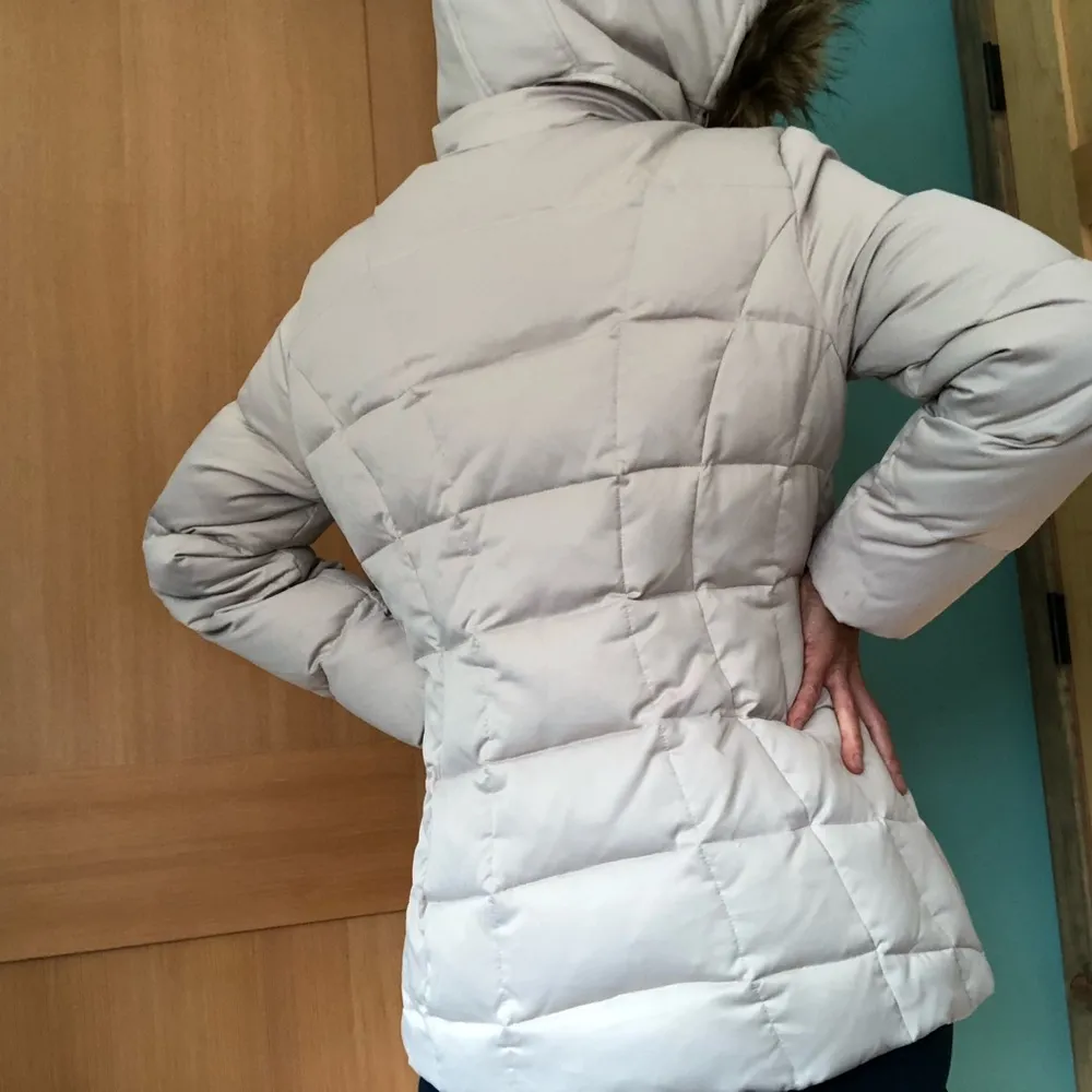 Mid-length Down filled coat Cream with fur trimmed Hood Sz M - Image 3