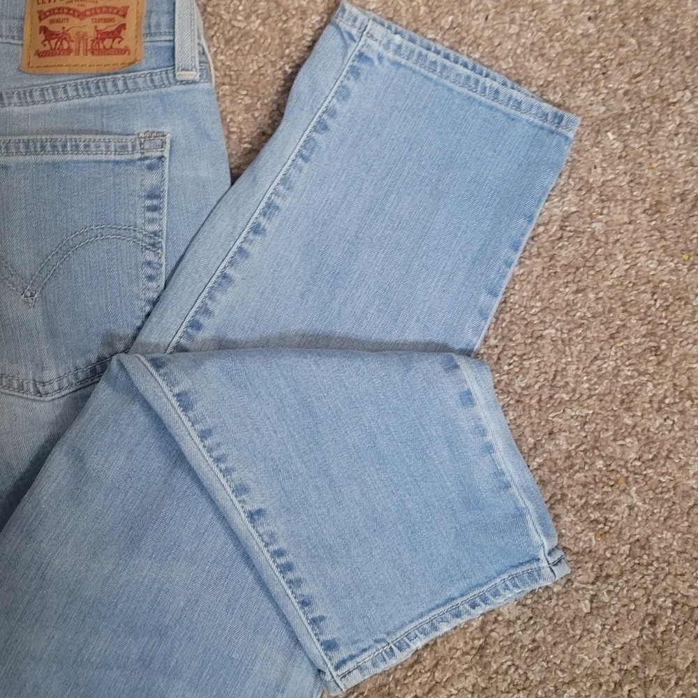 Levis Medium Wash Distressed Boyfriend Fit Jeans 28 - Image 8