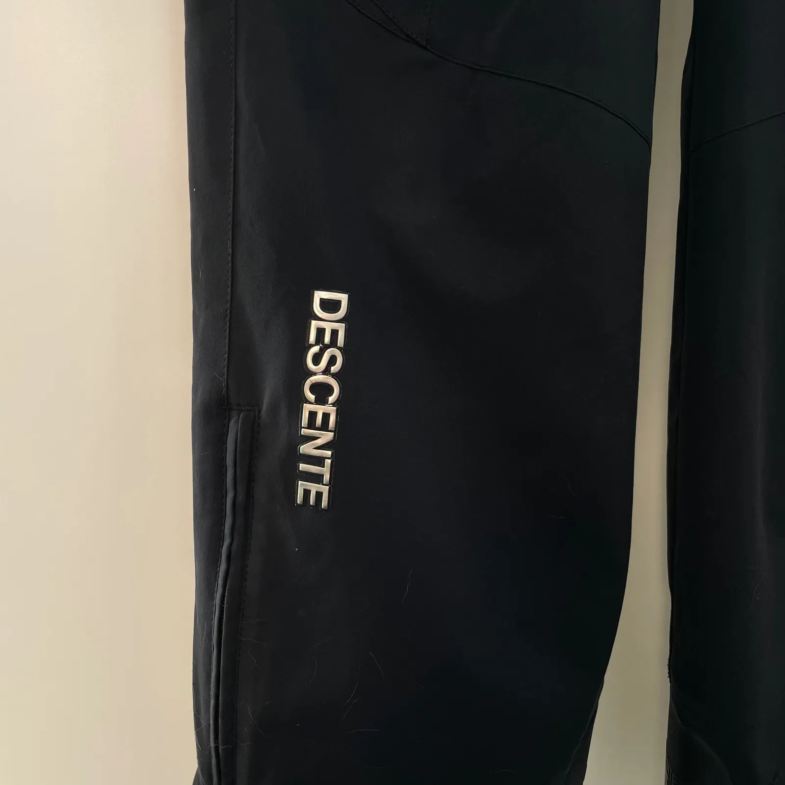 Descente Men's Black Adjustable Waist Zip Pockets Winter Gear Ski Snow Pants Size undefined - Image 5